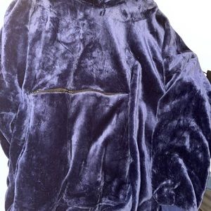 HUGE SNUGGIE!! never worn!!